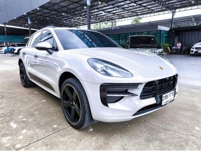 2020 Porsche Macan Suv สี Crayon ภายใน Black/Bordeaux Red ไมล์น้อย 30,xxx km.